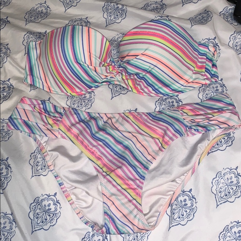 victoria’s secret bikini set.